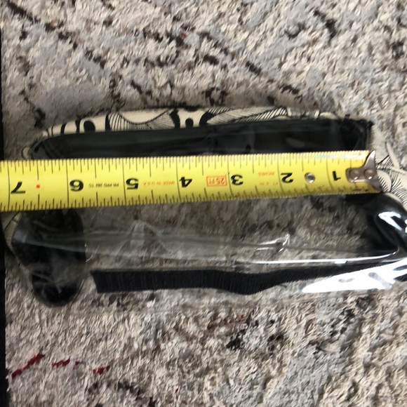 REACTION KENNETH COLE 5 PCS COSMETIC AND JEWELRY BAGS - Picture 10 of 15